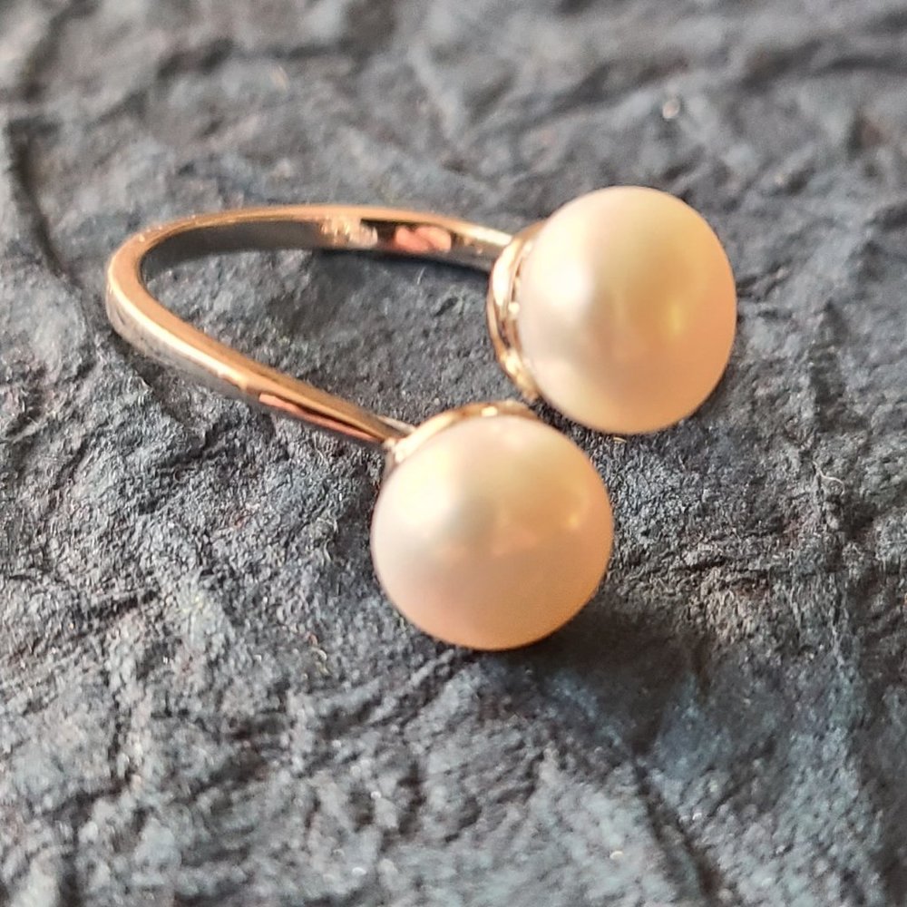 Pearls Adjustable ring Rhodium Plated -White Pearls Ring